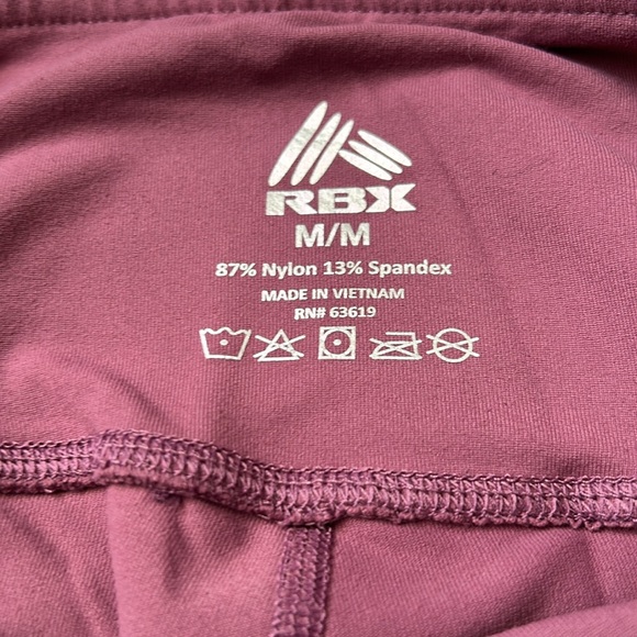 RBX Capri length leggings in violet purple with side pockets. Size M. NWOT - Picture 4 of 4